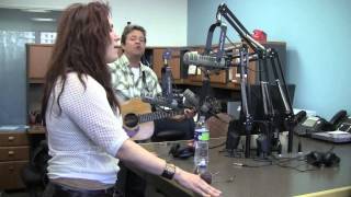 Jo Dee Messina Performs Original Version of Heads Carolina Tails California [upl. by Eob]