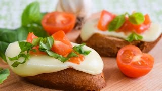 Bruschete cu rosii si mozzarella [upl. by Wernher]