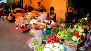 Just had the most incredible street food experience at a bustling market [upl. by Amol]