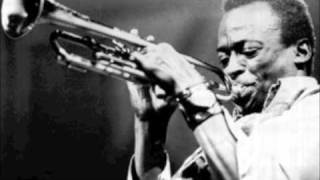 Miles Davis amp Charlie Parker  A Night In Tunisia [upl. by Alyosha]