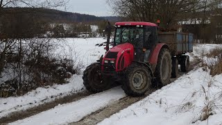 TRAKTORY NA SNĚHU  ZIMNÍ HNŮJ  WINTER MANURE ZETOR  JOHN DEERE  JCB [upl. by Airotcivairam581]