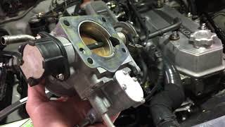 Adjusting the Toyota 22RE pickup IAC auxiliary valve for more stable idle warm up [upl. by Coulson]