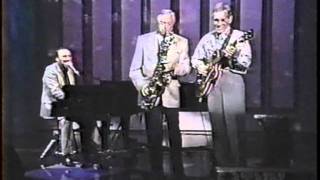 Chet Atkins  Yakety Axe Live 1993 [upl. by Jaehne]