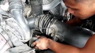 Servicing SCANIA XPI engine changing oil amp fuel filter [upl. by Ainahs]