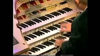 Organist goes Crazy The Worlds Fastest Organist [upl. by Hwang]