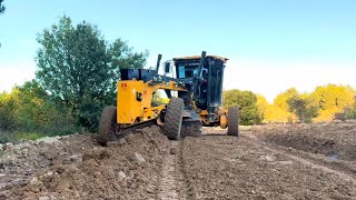 How Does John Deere 670 Grader Perform Slope and Compaction grader johndeere [upl. by Boleyn]