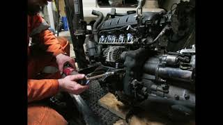 25 TDI AXD VW Transporter T5 Engine Strip Down [upl. by Sadoff]