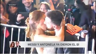 Tremendo beso de Messi y Antonella en su boda  Kiss between Messi and Antonella [upl. by Marjorie]