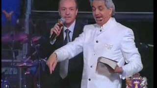 Predicazione del Vangelo e Guarigioni  Benny Hinn Roma Crusade 2005  Part2 [upl. by Aicilana]