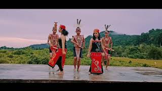 Tari Adat Dayak  Tari Galumpangk   UJIAN PRAKTEK [upl. by Kenward382]