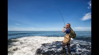 Visblad TV  zeebaars vanaf het strand met kunstaas [upl. by Burger]