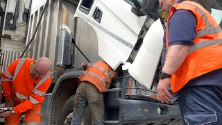 How to change air filter on 70 plate Scania oil leak Faulk lift early Friday Mobile mechanic [upl. by Hsirk659]