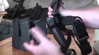 511 Thumb Drive holster amp BladeTech mag holder review [upl. by Hendel48]