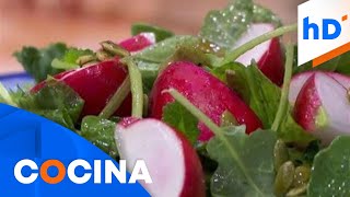 Receta para preparar ensalada de rábano y pepitas  hoyDía  Telemundo [upl. by Yelnet375]