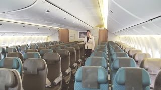 Experience Economy Class on the Boeing 777300ER  Singapore Airlines [upl. by Zehe833]