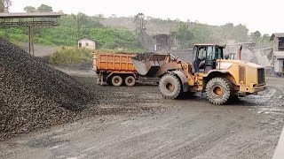 Caterpillar 966H Wheel Loader Loading Steenslag 35 wheelloader caterpillar [upl. by Keung123]