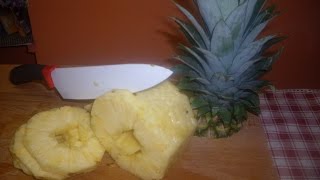 Comment découper un ananas  Technique de cuisine [upl. by Kwon178]