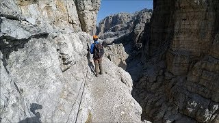 A strapiombo sulle Bocchette Centrali  Dolomiti di Brenta [upl. by Llesig]