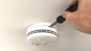 Smoke Alarm  Remove Cover amp Replace Battery  BROOKS  SAFELINCS [upl. by Skoorb]