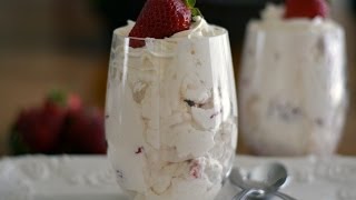 FRESAS CON CREMA  Cómo Hacer Fresas Con Crema  SyS [upl. by Vigor]