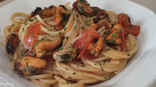 Spaghetti con pomodori e cozze surgelate [upl. by Survance610]