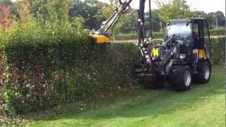 Machinaal snoeien van heggen struiken en andere beplanting [upl. by Htezzil]