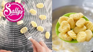 Gnocchi Grundrezept  Kartoffelnocken  Beilage  Sallys Welt [upl. by Pachton]