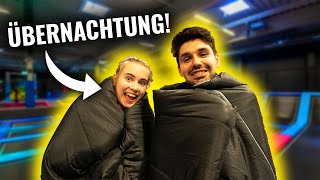 ÜBERNACHTEN in einer TRAMPOLINHALLE  VLOG 357 [upl. by Bekah]