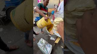 তরকারিতে এসব কী ঢালছে 🤬🤬 shortvideo food minivlog kolkatastreetfood shorts porota rajuda [upl. by Sheley]