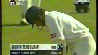 Shoaib Akhtar  Consequtive Yorkers to Dravid amp Sachin [upl. by Hadria]