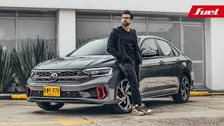 VOLKSWAGEN JETTA GLI 2022 ADN deportivo disfrazado de carro del diario [upl. by Nennek]