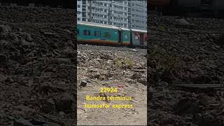 22924Bandra terminus humsafar express [upl. by Acinnor]