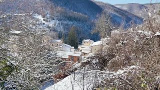 Rasiglia la quotpiccola Veneziaquot dellUmbria sotto la neve [upl. by Llehsyar]