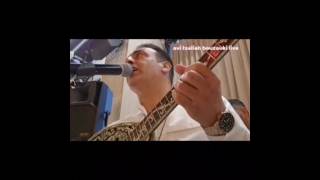 Ta Klamata avi tsaliah play bouzouki live bouzouki bouzoukia greektiktok [upl. by Aleahpar]