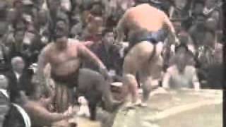 Asashoryu vs Chiyotaikai aki 2004 [upl. by Eeb]