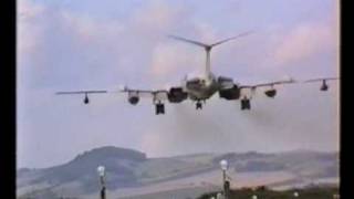 HP Victor  Last Leuchars airshow 1993 [upl. by Namwen302]