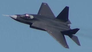 中国 歼31 Chinese Stealth J31 鹘鹰 FC31 Demo Flight Air Show China 2014 第十届中国国际航空航天博览会 J35 [upl. by Alvan]