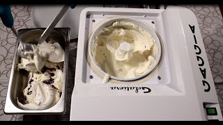 GELATIERA GAGGIA  GELATO ALLA STRACCIATELLA [upl. by Eitsim82]