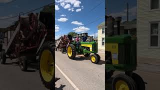 John Deere tractor pulling a McCormick Deering thresher 🚜 The Lanesville Heritage Festival shorts [upl. by Parsaye153]