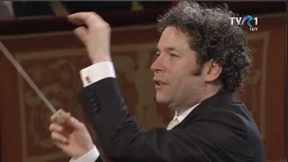 Orchestra Filarmonică din Viena condusă de Gustavo Dudamel  Dunărea albastră 2017 [upl. by Ulphia592]