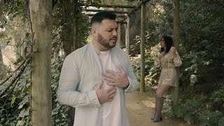 Antonio Martín ft Rocío Silva  Sobran Palabras Videoclip Oficial [upl. by Leigha738]