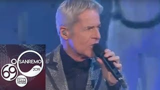 Sanremo 2019  Claudio Baglioni apre la quarta serata con quotAcqua dalla lunaquot [upl. by Biagio]