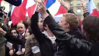 Des militants UMP chantent la marseillaise  Le Figaro [upl. by Ahseyi632]