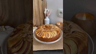 Gâteau aux pommes [upl. by Yrreiht]