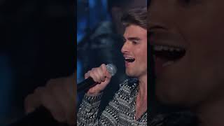 The Chainsmokers Closer ft Halsey Live at the MTV VMAs [upl. by Fulviah]