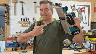 How to change Makita18v planer blades 2023 woodworking how video [upl. by Enomaj]