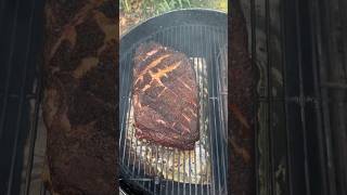 Texas style smoked pork butt SPG and oak smoke on the Weber kettle [upl. by Yahsal]