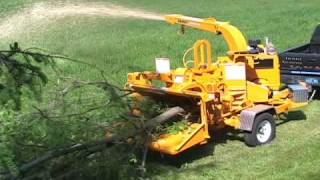 Bandit Model 150XP200XP250XP 12quot Disc Style Hand Fed Brush Chippers [upl. by Orit]