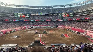 Monster Jam MetLife Stadium 2024 6124 Racing Axe vs Grave Digger Finals [upl. by Aicnarf]