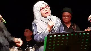 Sanisah Huri  Joget Malam Berinai LIVE [upl. by Ayamat]